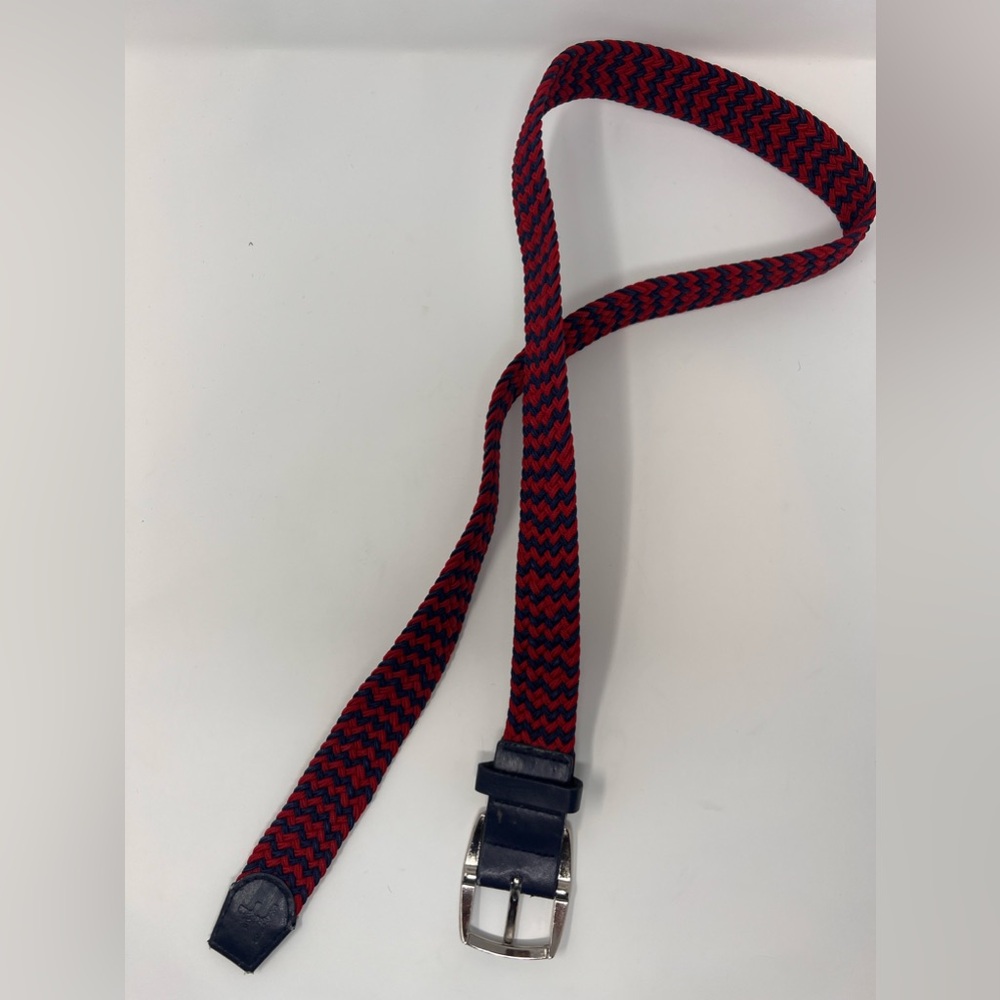 Men’s golf belt. In good condition.